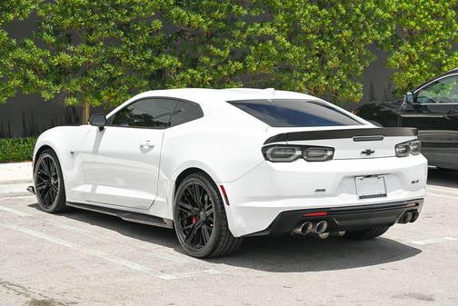 Summit White 2019 Chevrolet Camaro 1SS