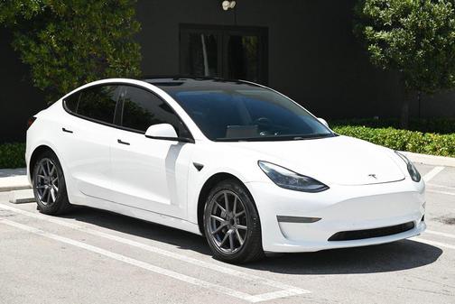 2021 Tesla Model 3 Standard Range Plus