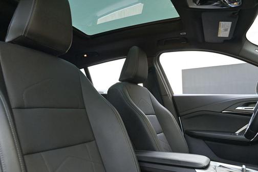 Mineral White Metallic 2025 BMW X2 xDrive28i