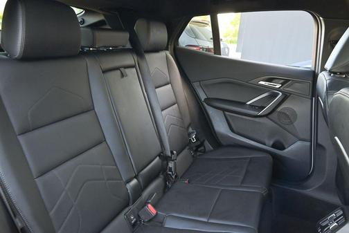 Mineral White Metallic 2025 BMW X2 xDrive28i