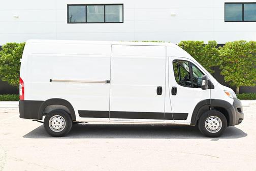 Bright White Clearcoat 2023 RAM ProMaster 2500 High Roof