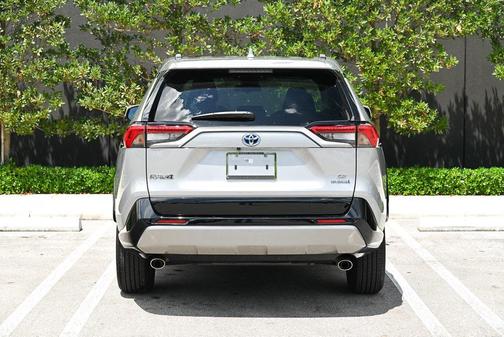 2023 Toyota RAV4 Hybrid SE