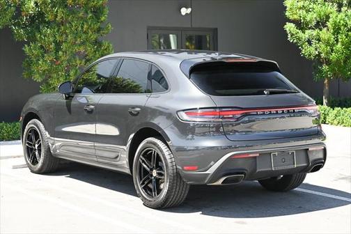 2022 Porsche Macan Base