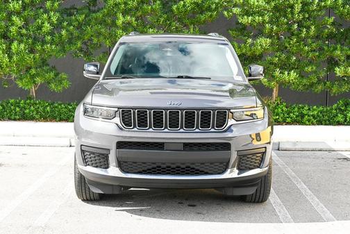 2022 Jeep Grand Cherokee L Laredo