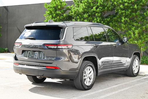 2022 Jeep Grand Cherokee L Laredo