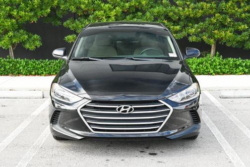 2018 Hyundai ELANTRA SE