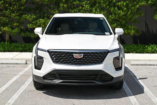 2024 Cadillac XT4 Luxury
