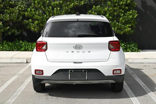 2022 Hyundai VENUE SE