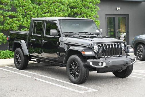 2022 Jeep Gladiator Sport S