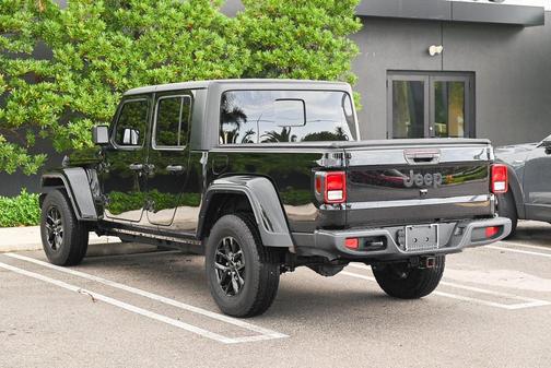 2022 Jeep Gladiator Sport S