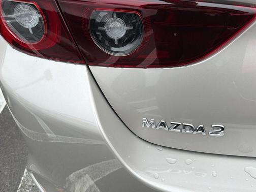 Platinum Quartz Metallic 2026 Mazda Mazda3 2.5 S Select Sport