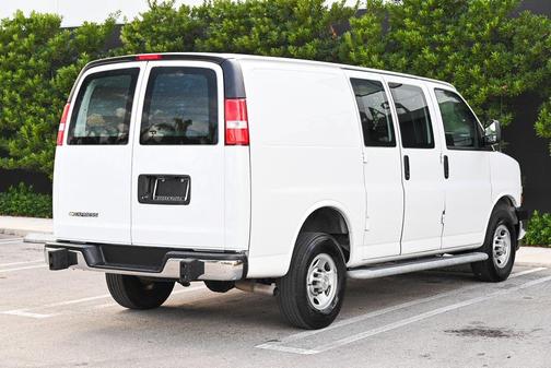 2024 Chevrolet Express 2500 RWD 2500 Regular Wheelbase WT