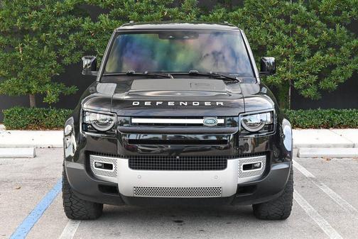 2021 Land Rover Defender 110 SE