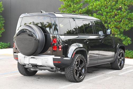2021 Land Rover Defender 110 SE