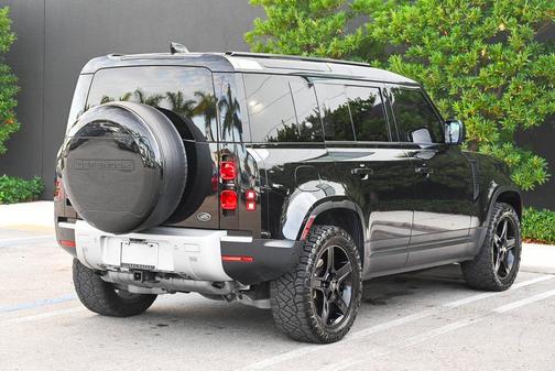 2021 Land Rover Defender 110 SE