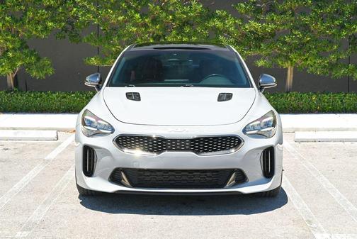 Ceramic Silver 2022 Kia Stinger GT1
