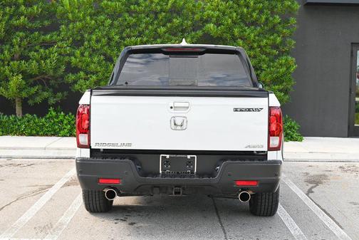 Platinum White Pearl 2022 Honda Ridgeline Black