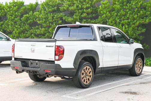 Platinum White Pearl 2022 Honda Ridgeline Black