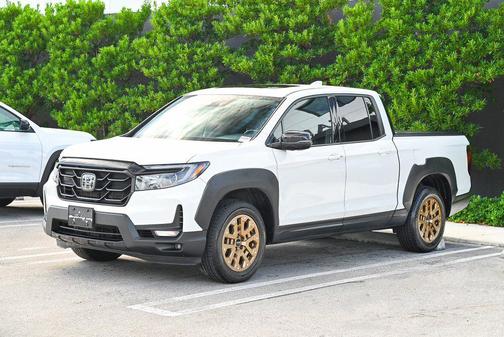 Platinum White Pearl 2022 Honda Ridgeline Black