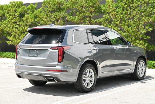 2022 Cadillac XT6 Luxury FWD
