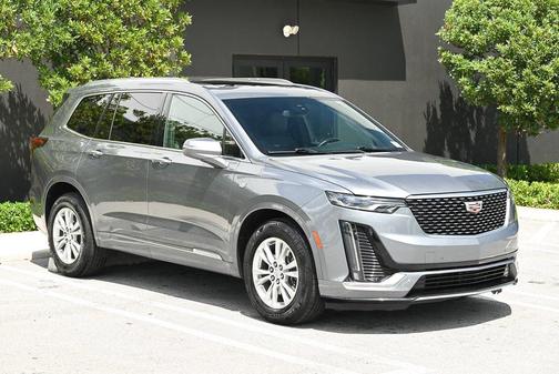 2022 Cadillac XT6 Luxury FWD