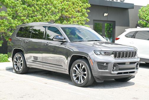 Baltic Gray Metallic Clearcoat 2023 Jeep Grand Cherokee L Overland