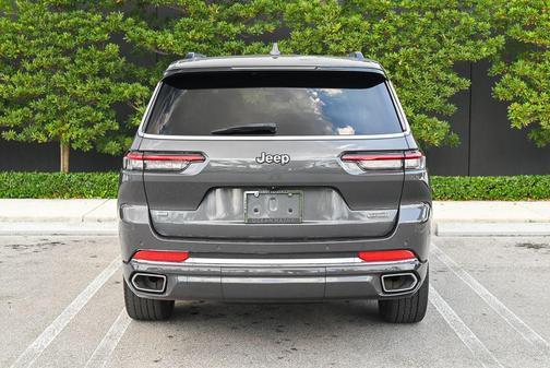 Baltic Gray Metallic Clearcoat 2023 Jeep Grand Cherokee L Overland