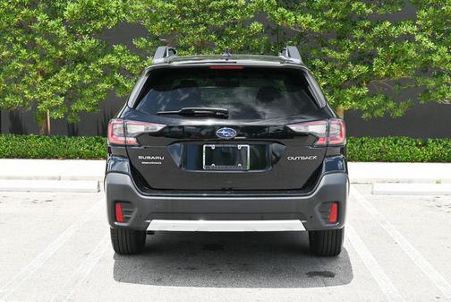 Crystal Black Silica 2021 Subaru Outback Limited