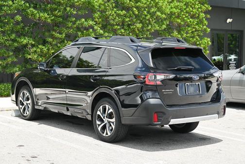Crystal Black Silica 2021 Subaru Outback Limited