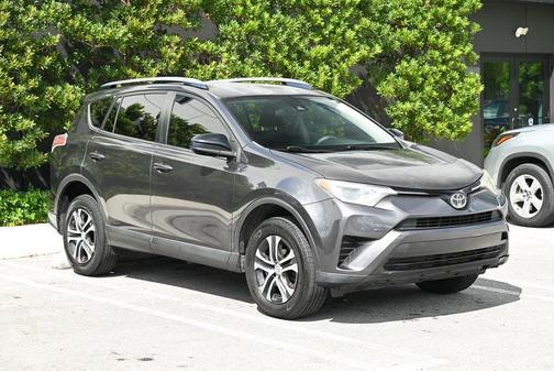 2017 Toyota RAV4 LE