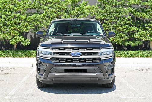 Agate Black Metallic 2024 Ford Expedition Max XLT