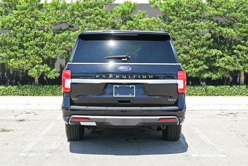 Agate Black Metallic 2024 Ford Expedition Max XLT