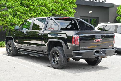 Onyx Black 2017 GMC Sierra 1500 SLT