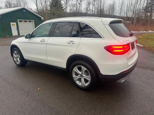 2018 Mercedes-Benz GLC 300 Base 4MATIC