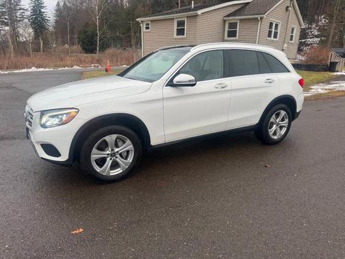 2018 Mercedes-Benz GLC 300 Base 4MATIC