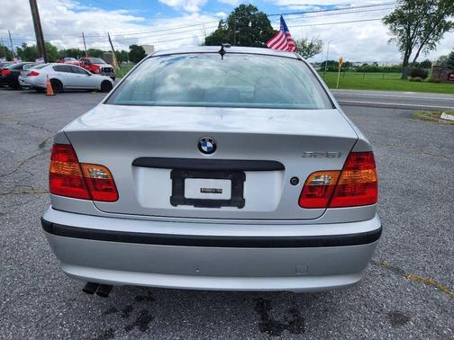 Titanium Silver Metallic 2004 BMW 325 325i 4dr Sedan
