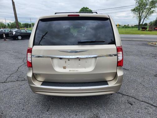 Champagne 2012 Chrysler Town & Country Touring