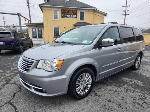 2015 Chrysler Town & Country Touring-L