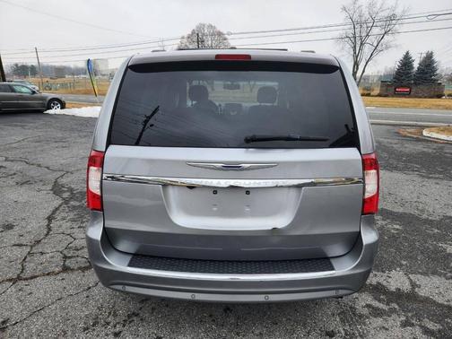 2015 Chrysler Town & Country Touring-L