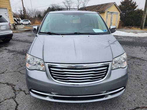 2015 Chrysler Town & Country Touring-L