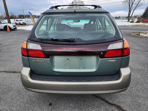 2003 Subaru Outback Base