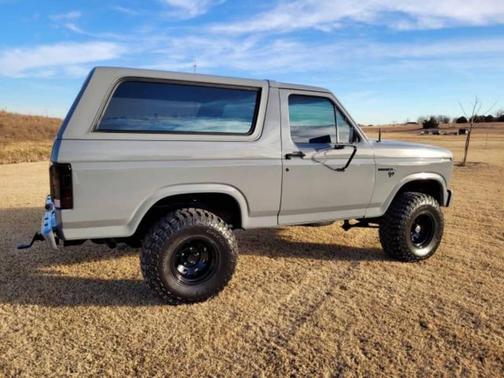 1981 Ford Bronco Base 2dr 4WD SUV