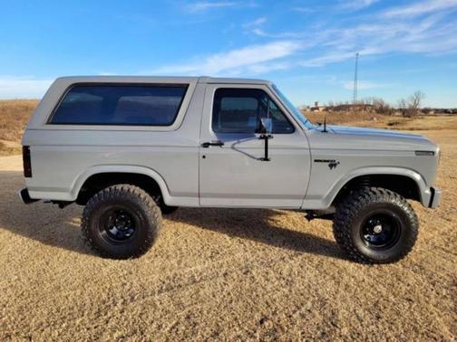 1981 Ford Bronco Base 2dr 4WD SUV