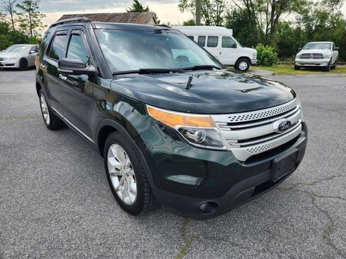 Green Gem Metallic 2013 Ford Explorer XLT