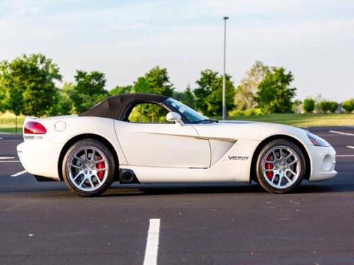 2005 Dodge Viper SRT10