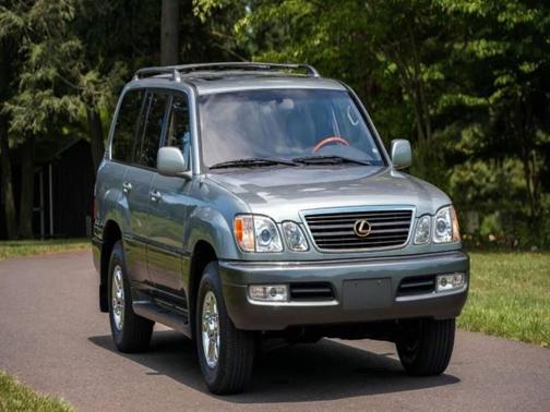 2001 Lexus LX 470 Base