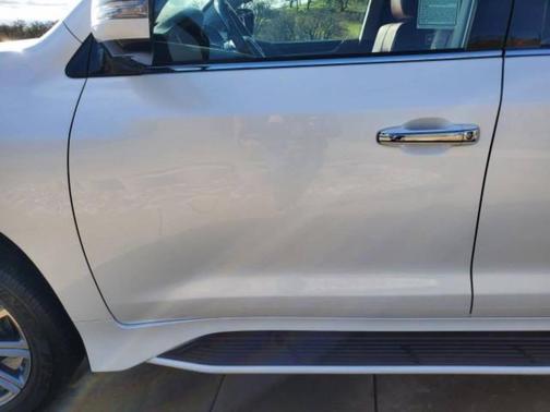 2016 Lexus LX 570 Base