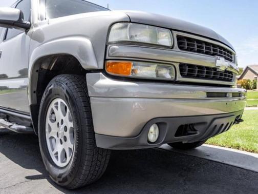 2002 Chevrolet Tahoe Base