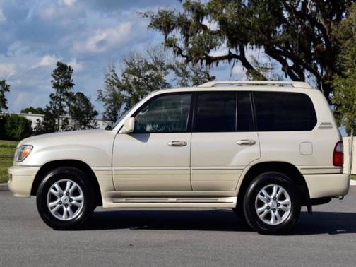 2004 Lexus LX 470 Base