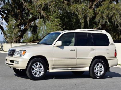 2004 Lexus LX 470 Base